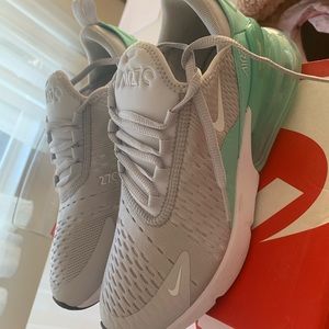 AirMax 270 Gs size 6 boys!